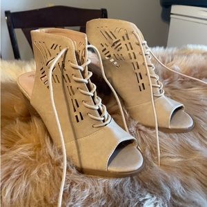 Women’s wedge type sandal